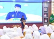 Bupati Irwan Sabri Lepas 111 Calon Jemaah Haji Kloter 07
